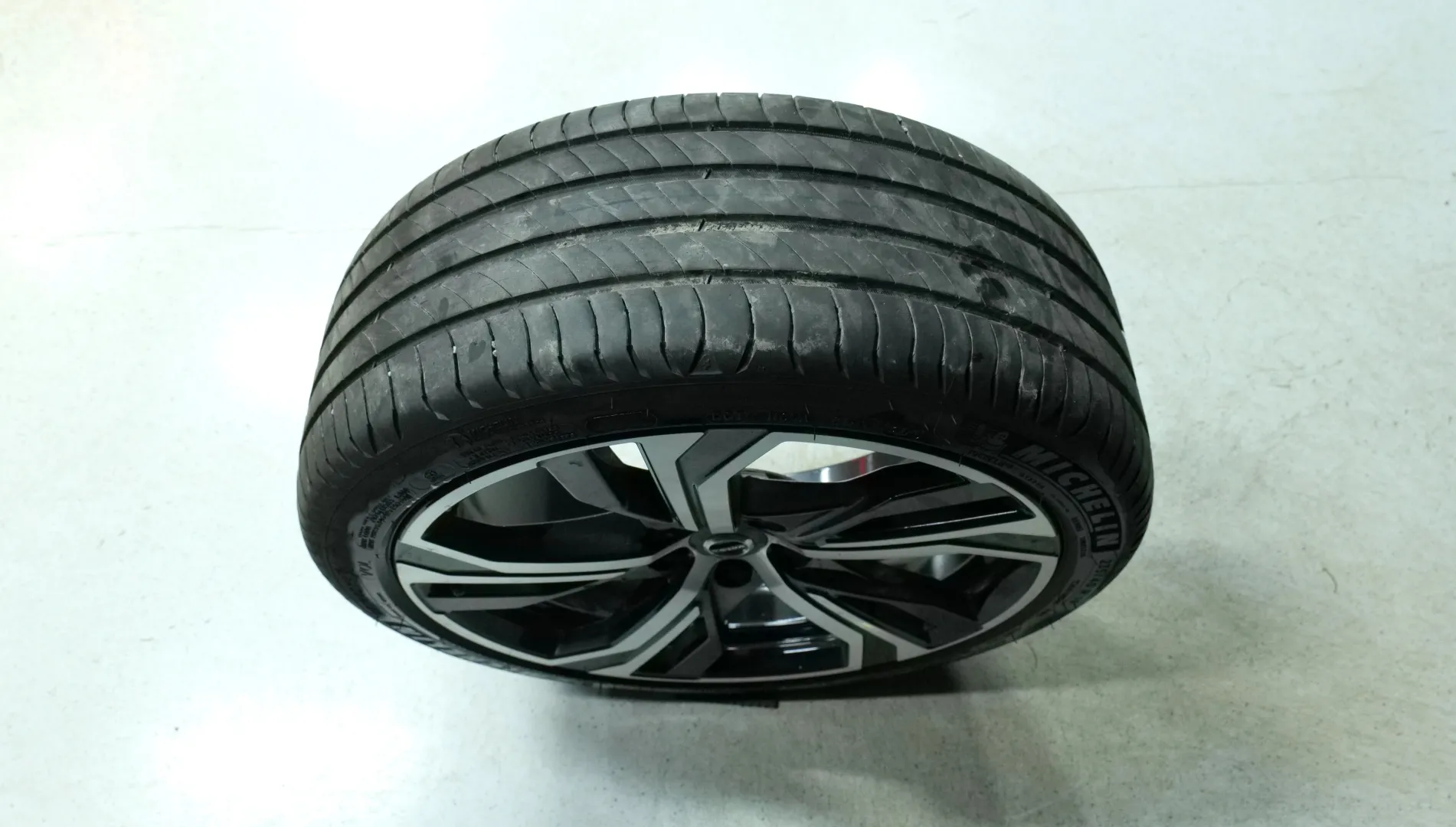 Autokuva 20 - LRR-563