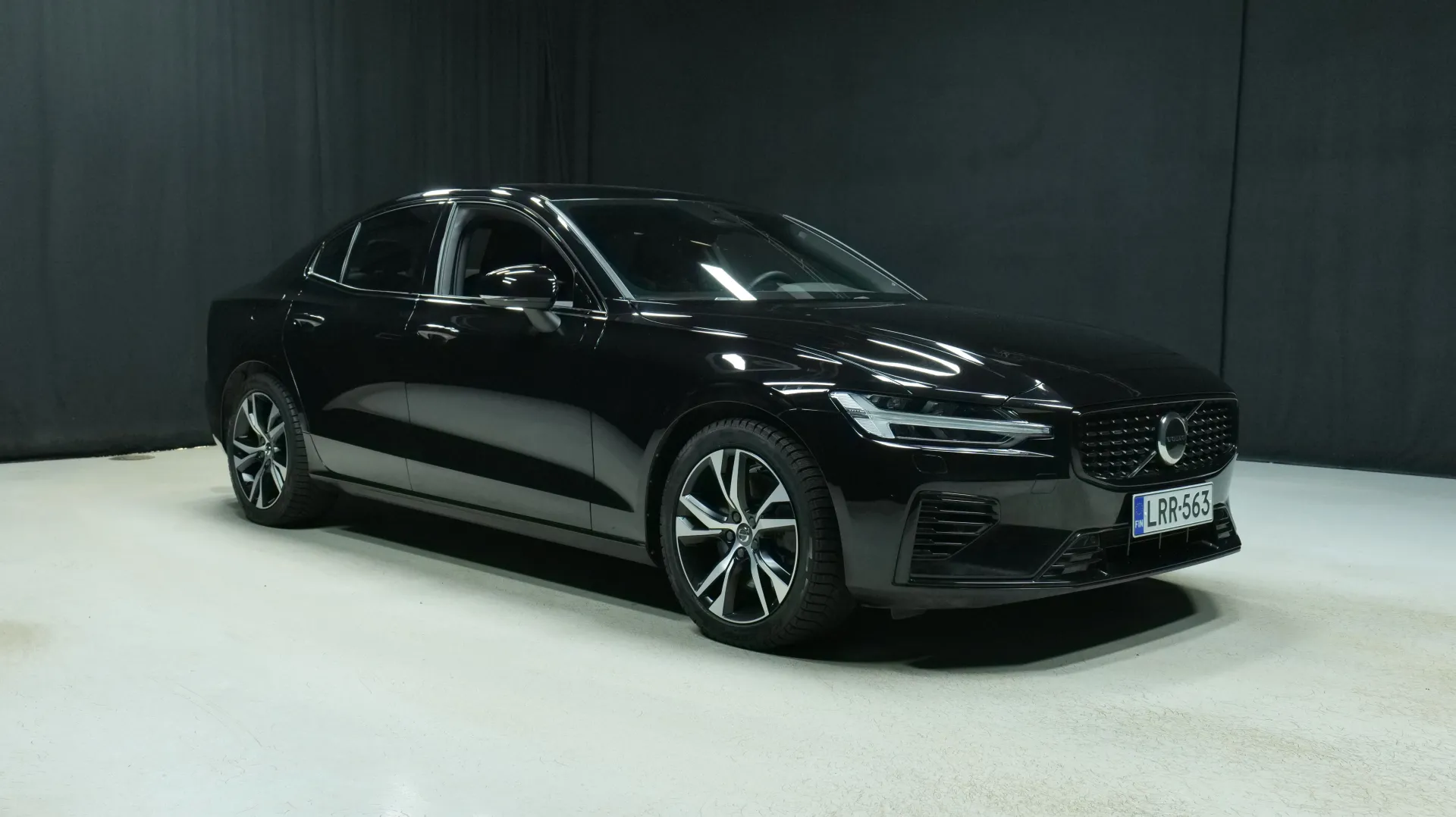 Autokuva 5 - LRR-563