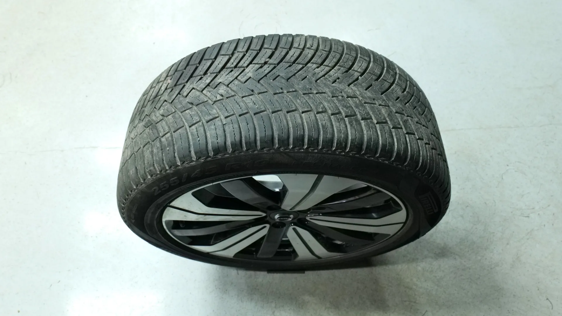 Autokuva 21 - LRR-574