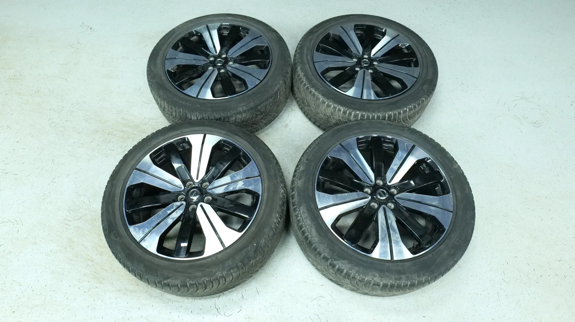 Autokuva 20 - LRR-574