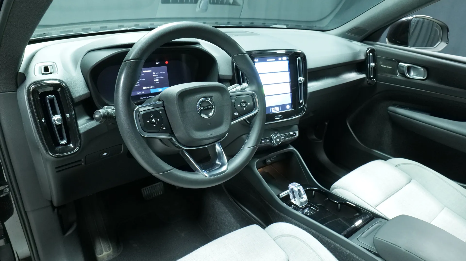 Autokuva 13 - LRR-574