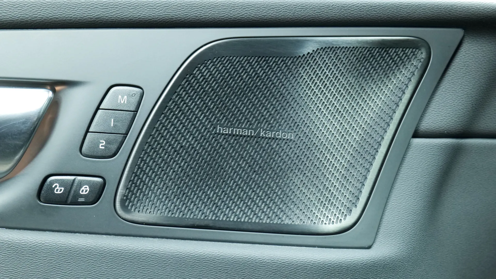 Autokuva 10 - LRR-747