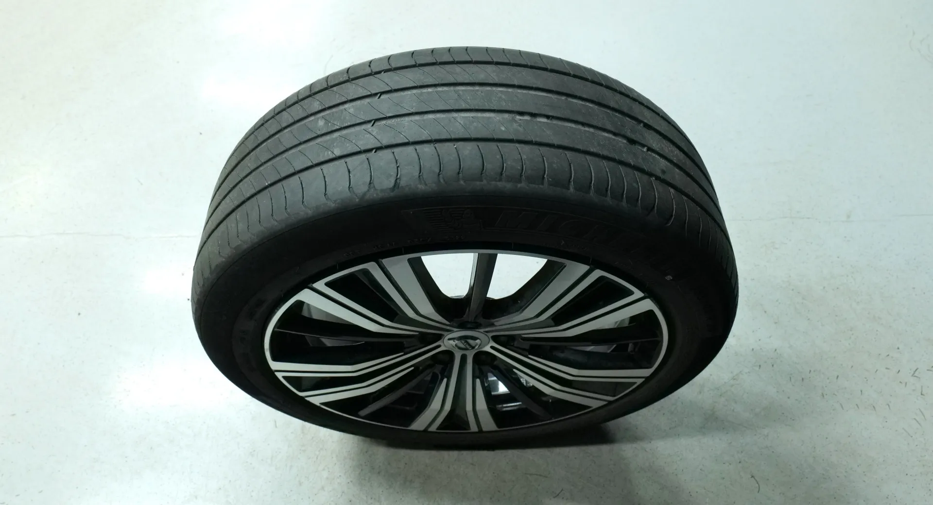 Autokuva 21 - LRR-747