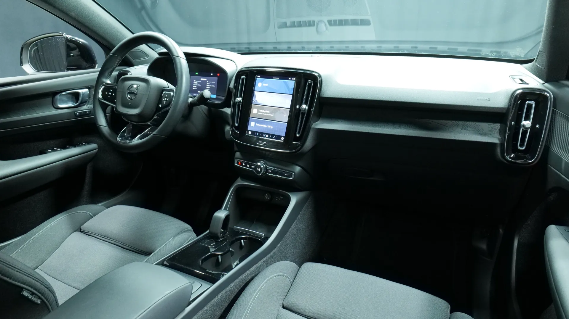 Autokuva 18 - LRU-135