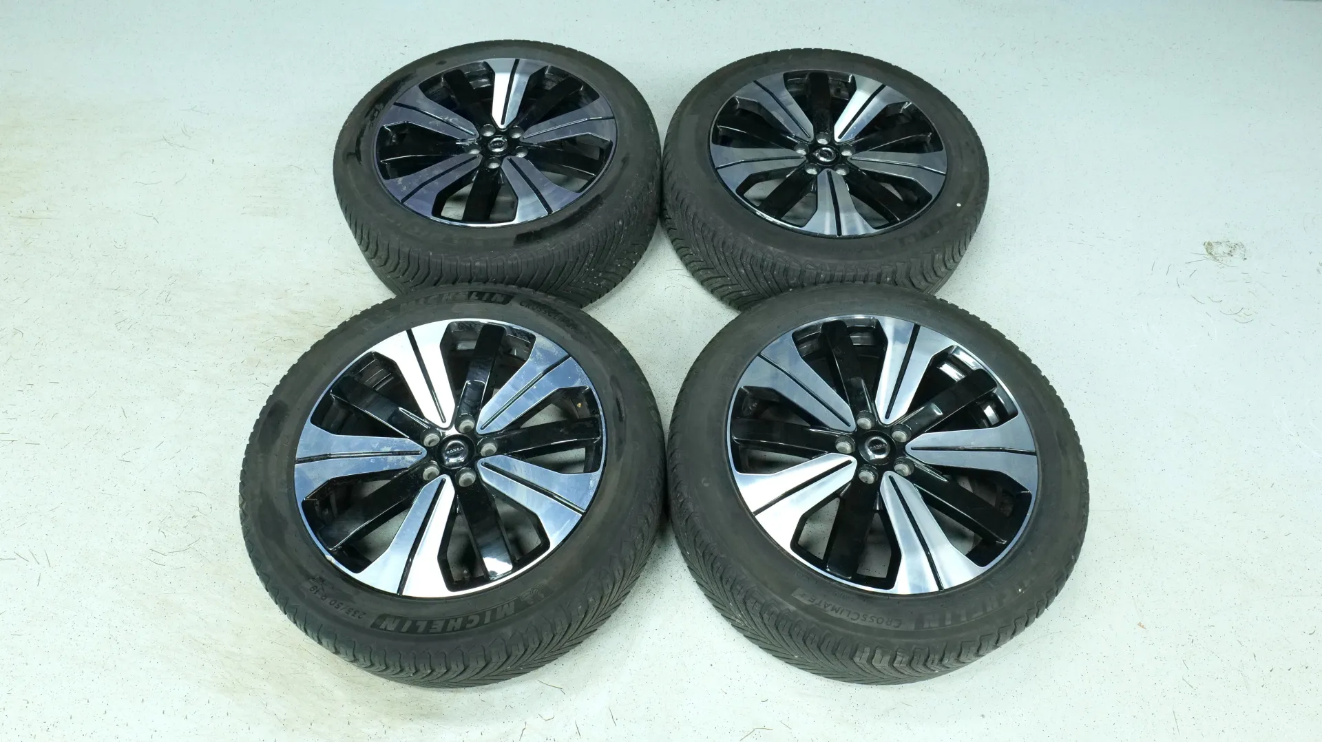 Autokuva 19 - LRU-135