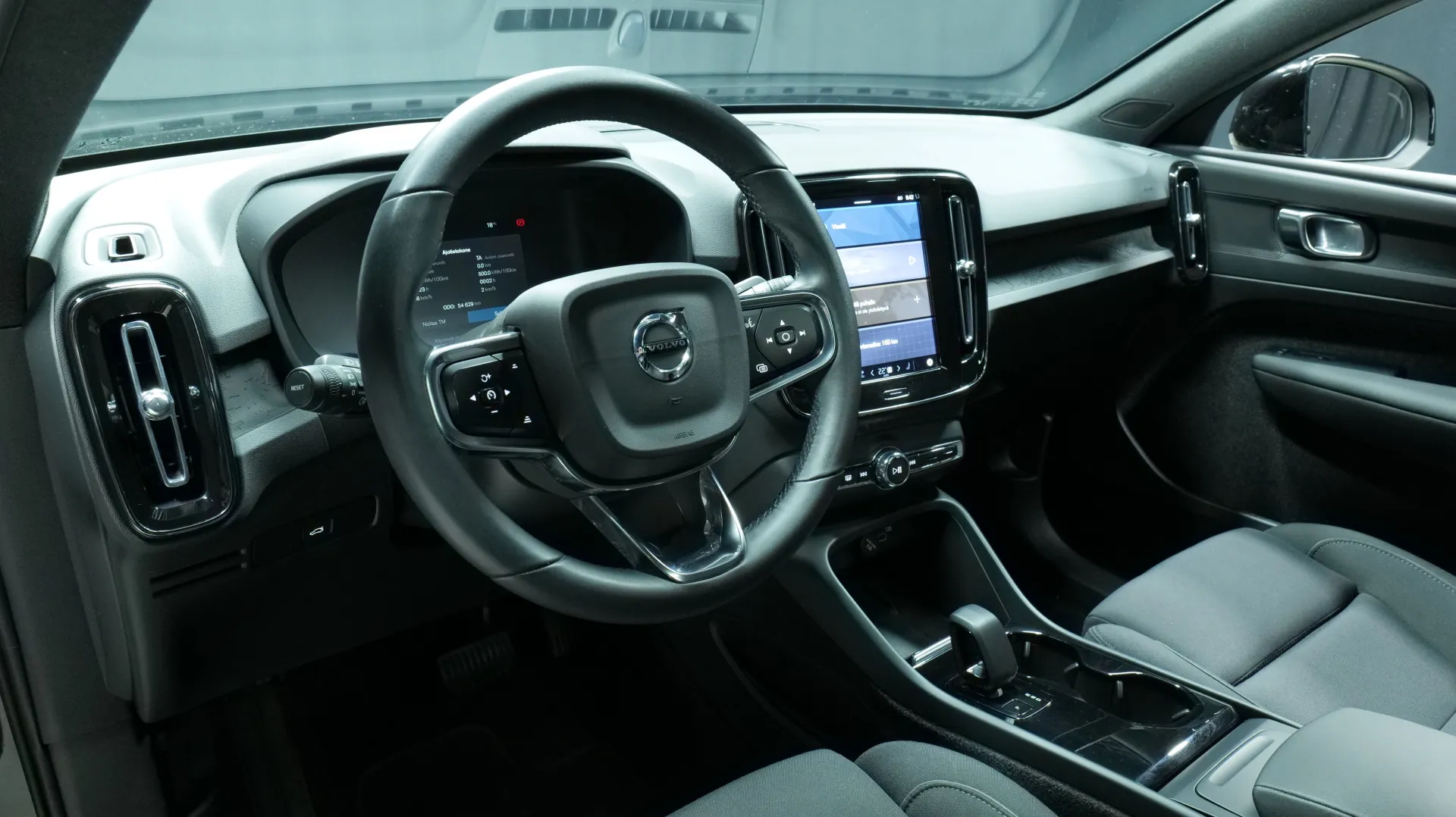 Autokuva 11 - LRU-135