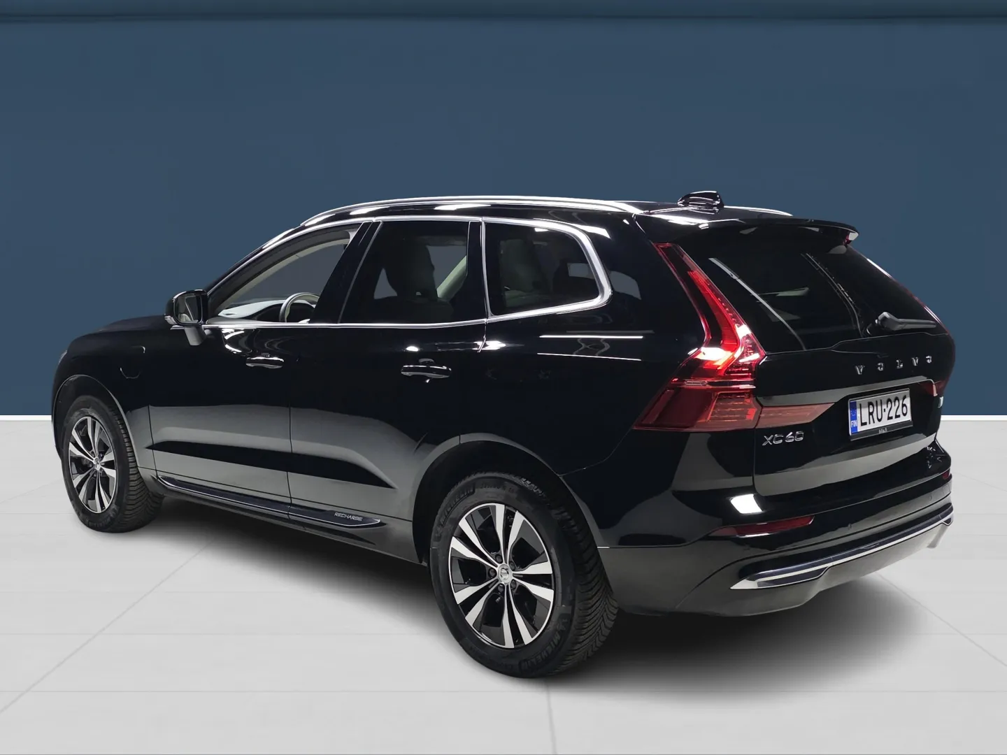 Autokuva 6 - LRU-226