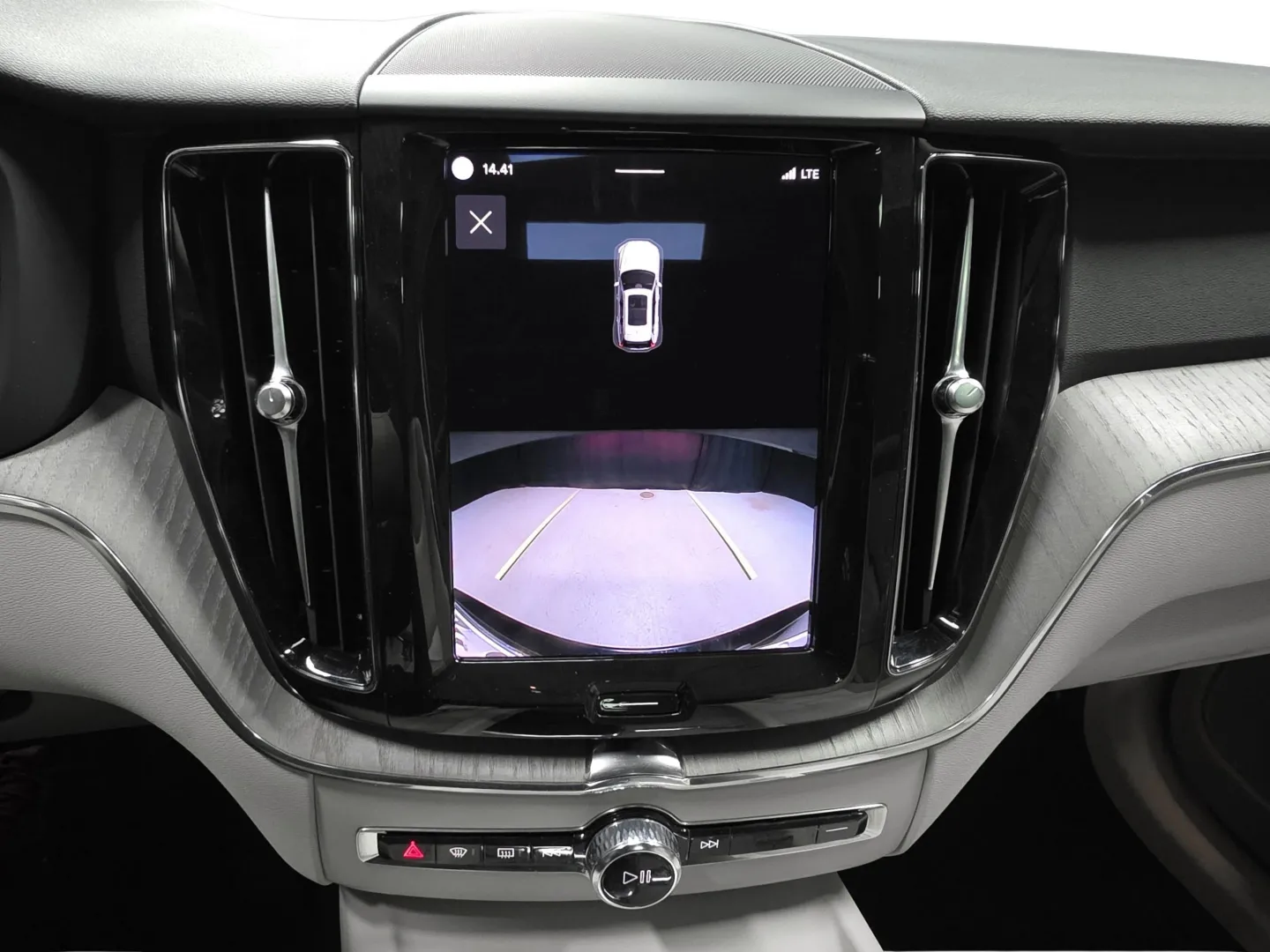 Autokuva 13 - LRU-226