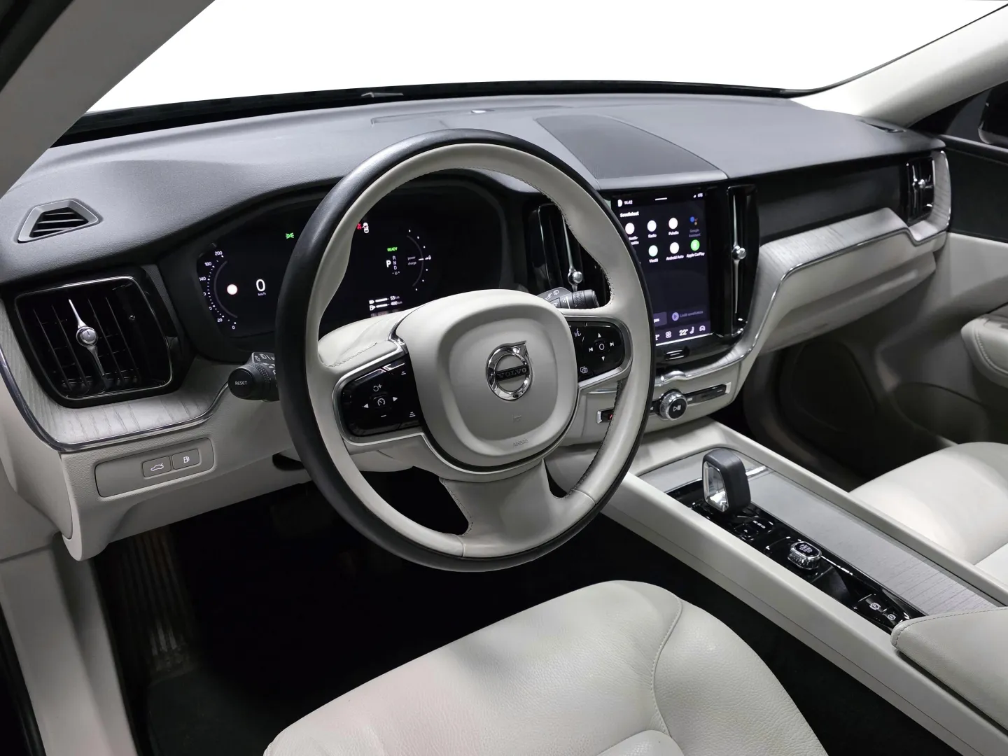 Autokuva 8 - LRU-226