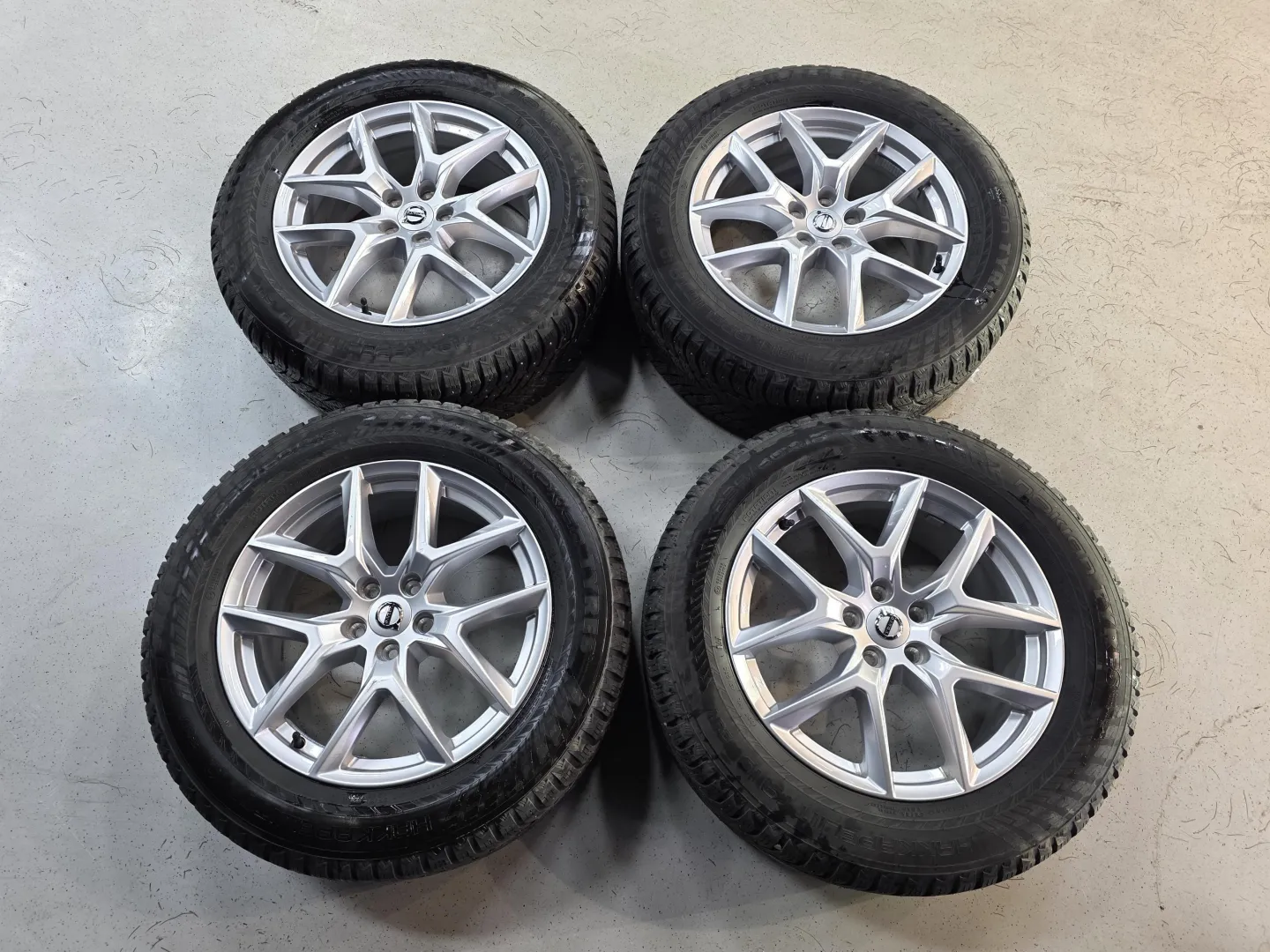 Autokuva 12 - LRU-226