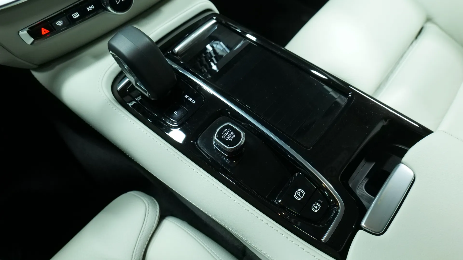 Autokuva 9 - LRU-598