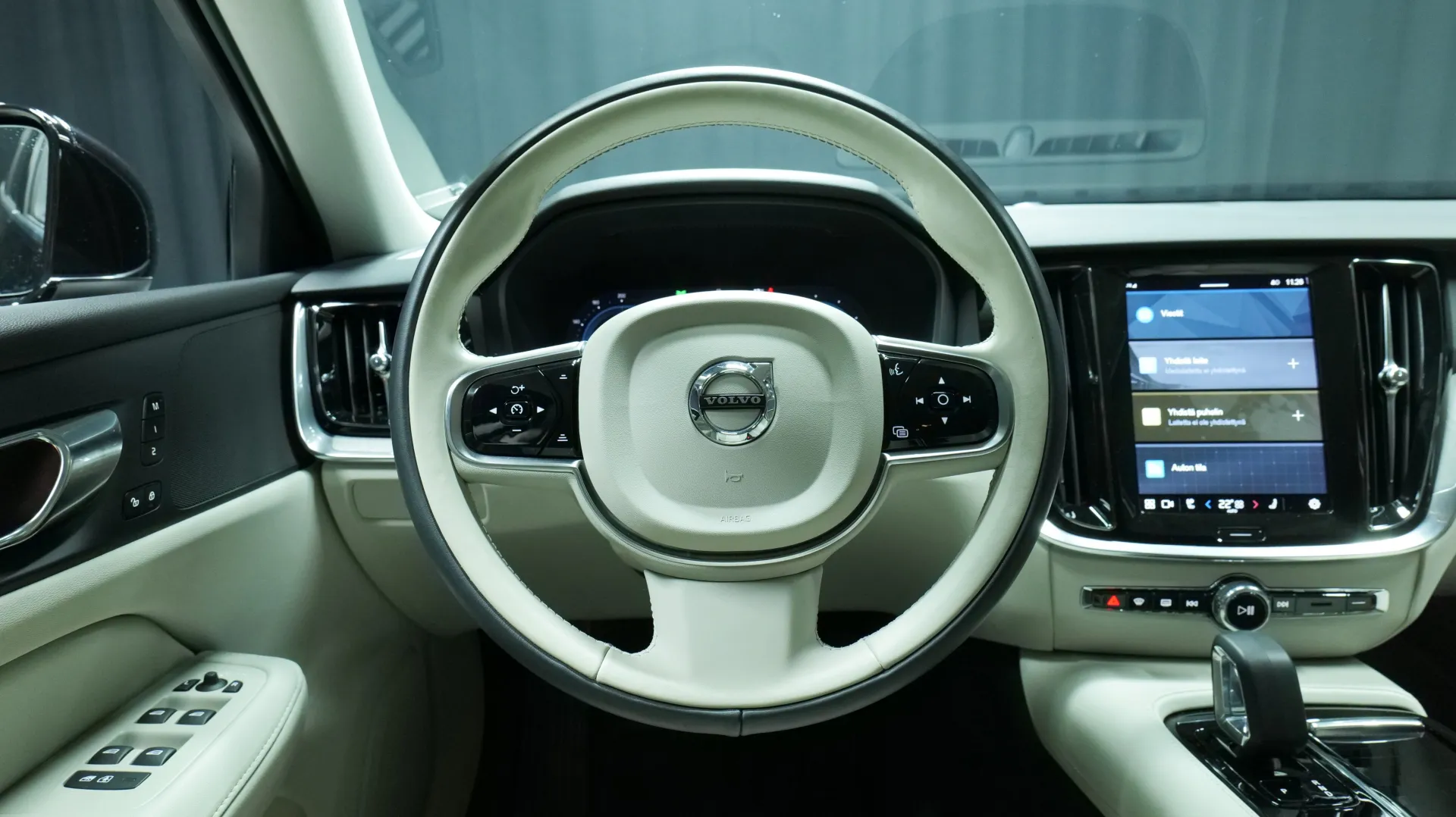 Autokuva 14 - LRU-598