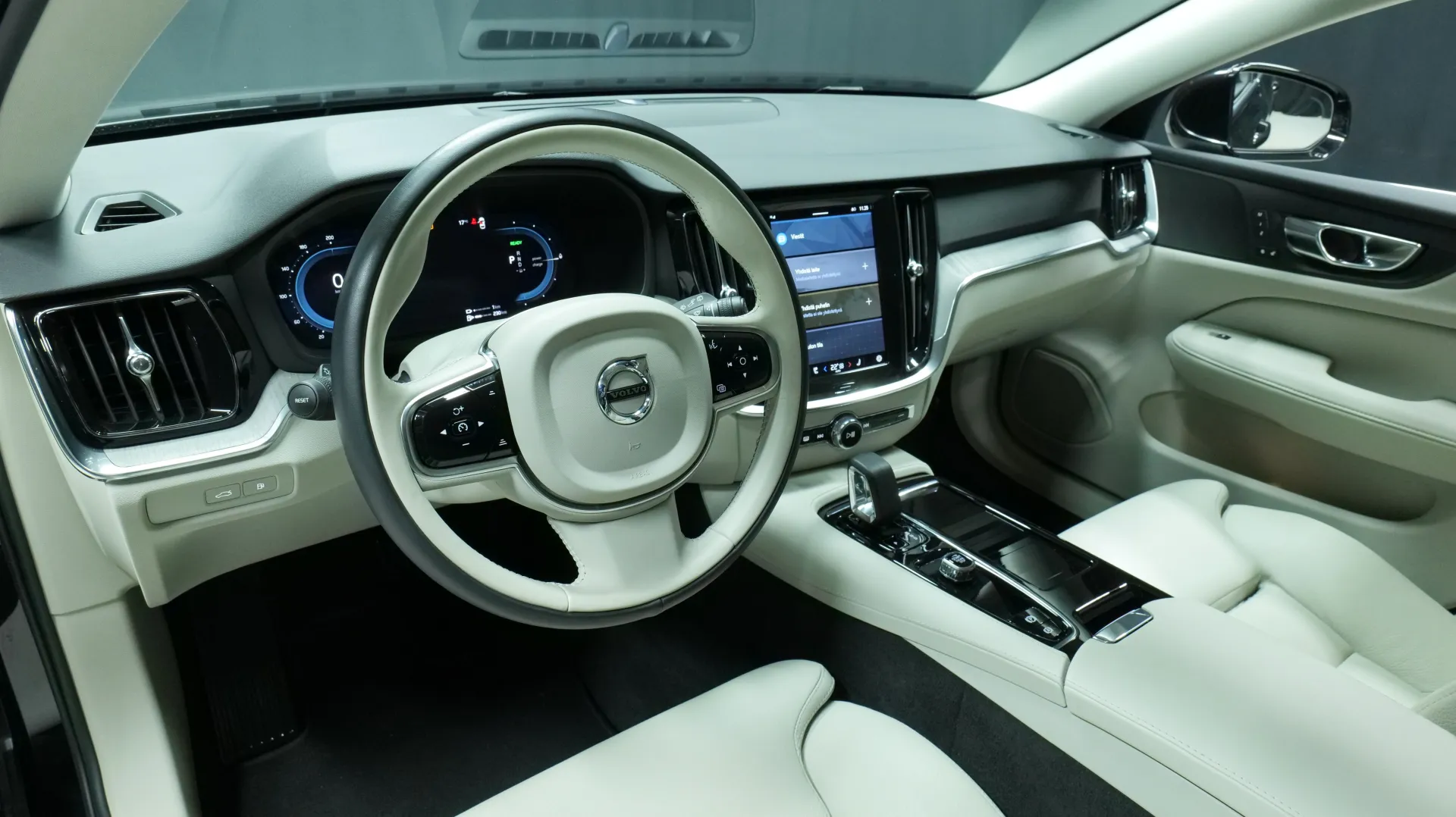 Autokuva 11 - LRU-598