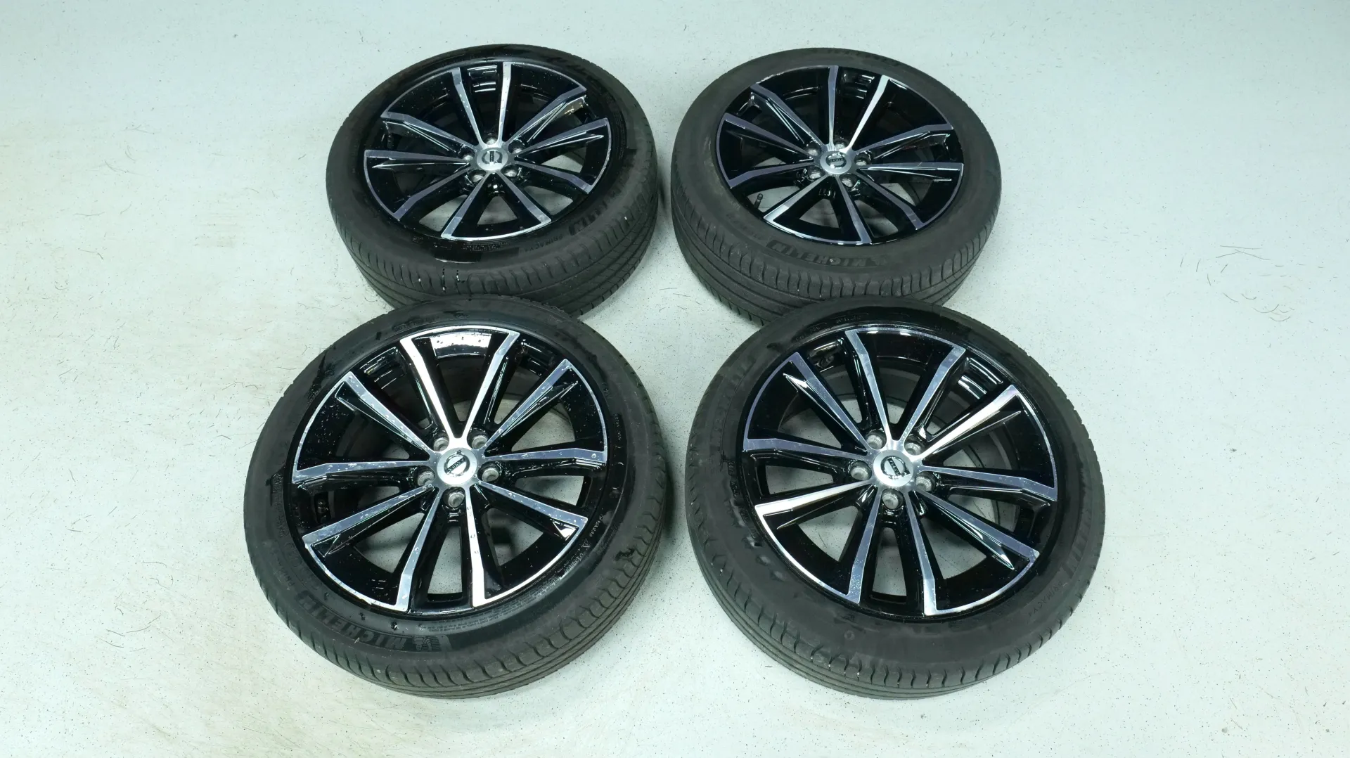 Autokuva 18 - LRU-598