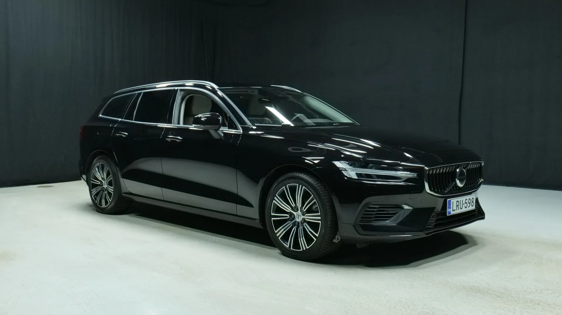 Autokuva 5 - LRU-598