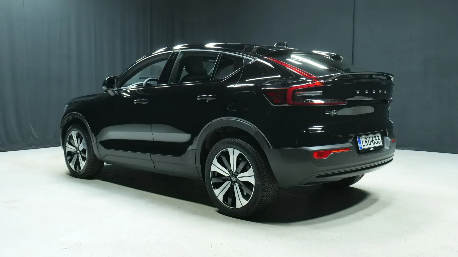 Autokuva 2 - LRU-633