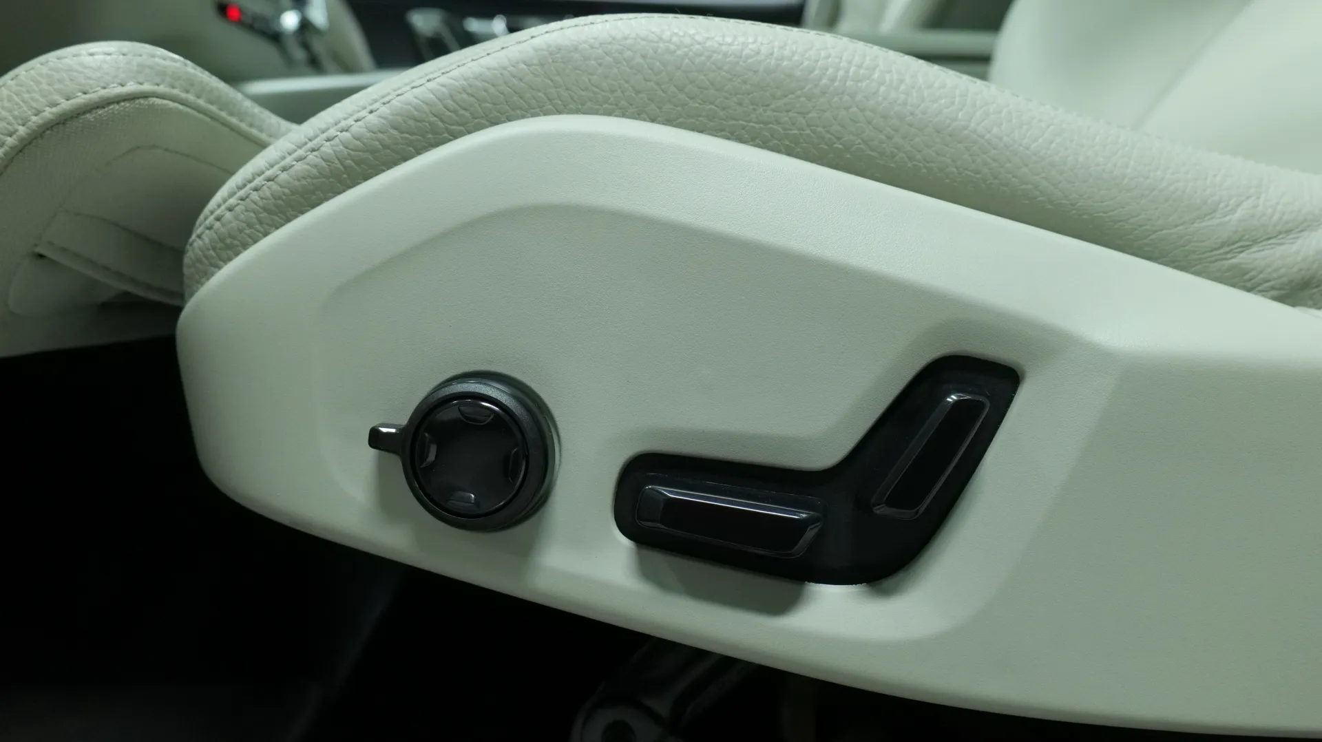 Autokuva 10 - LRV-914