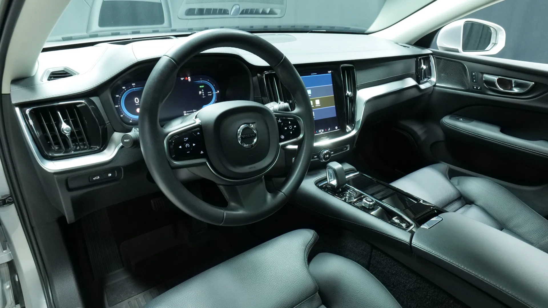 Autokuva 13 - LRX-696