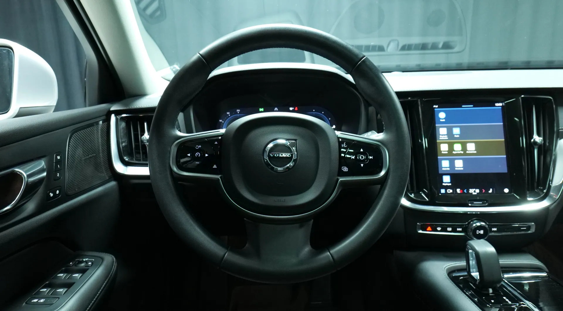 Autokuva 15 - LRX-696