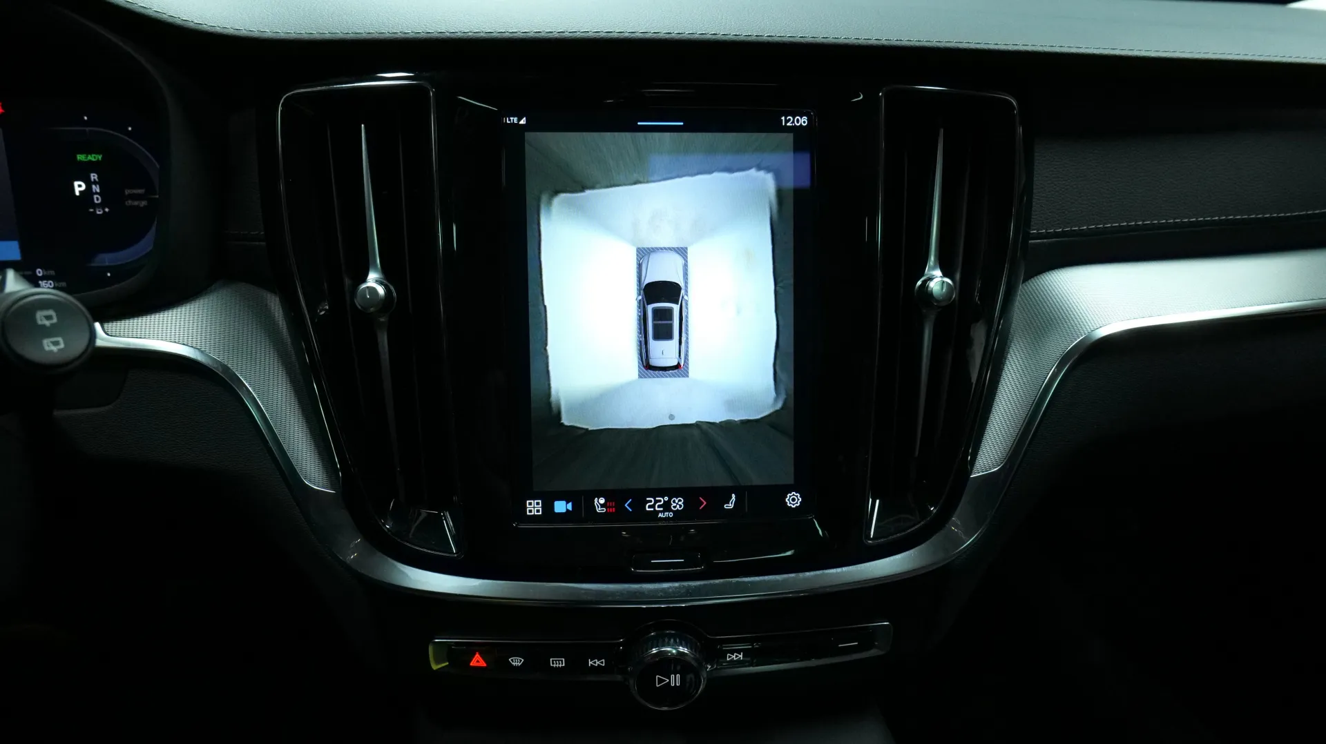 Autokuva 7 - LRX-696