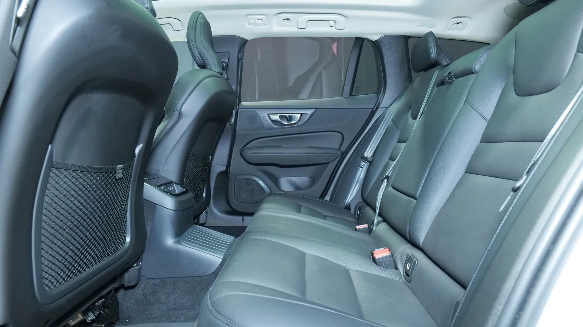 Autokuva 16 - LRX-696