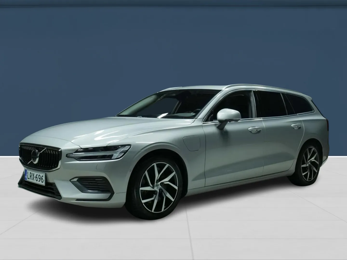 Autokuva 5 - LRX-696
