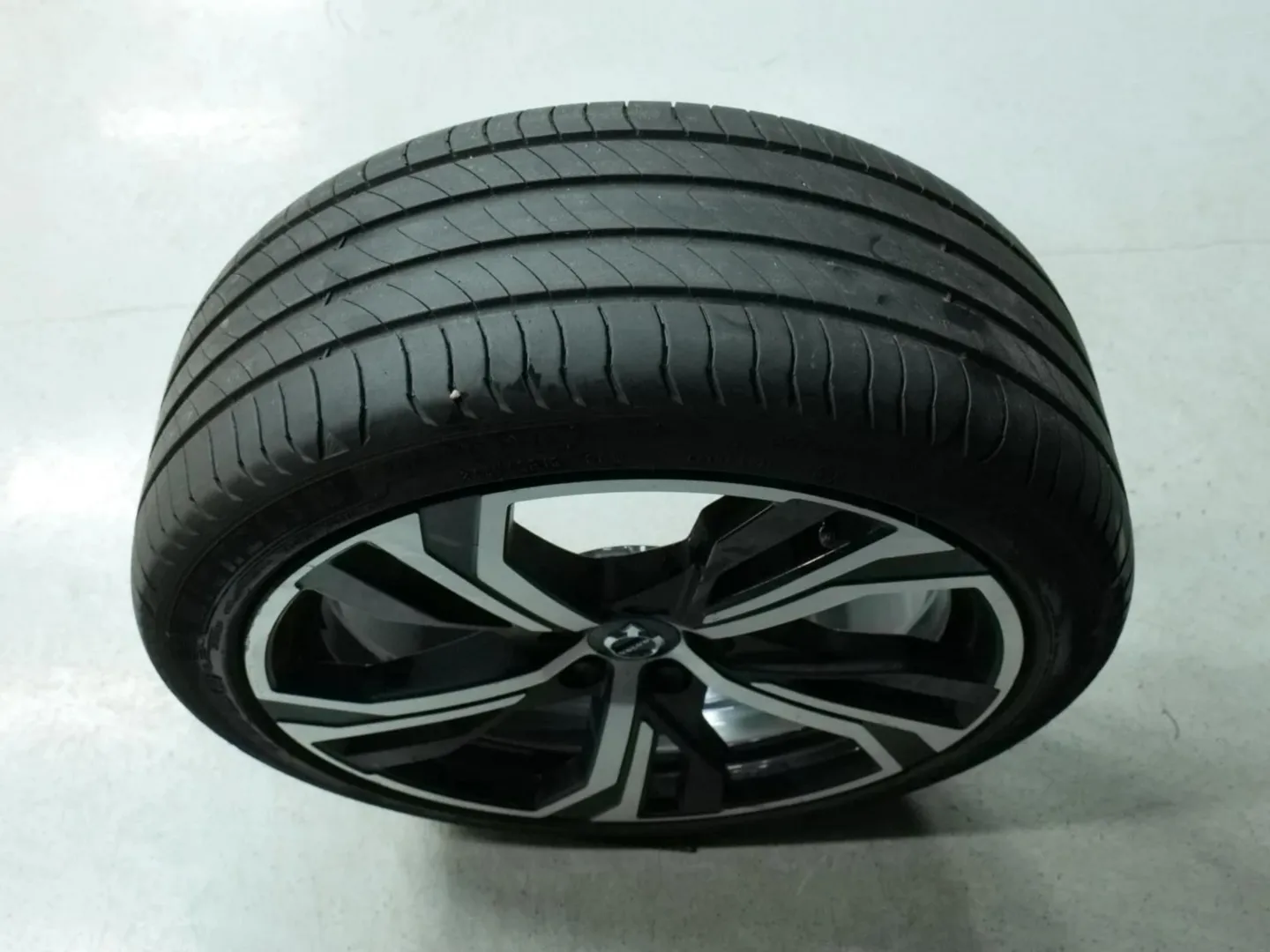 Autokuva 15 - LRX-696