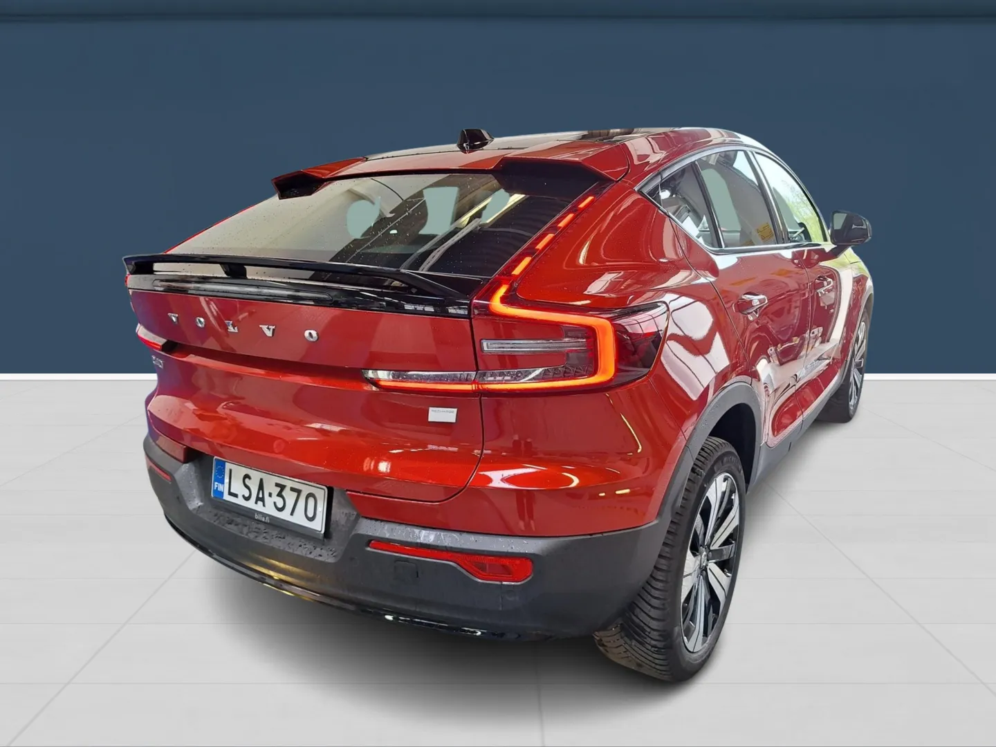 Autokuva 3 - LSA-370