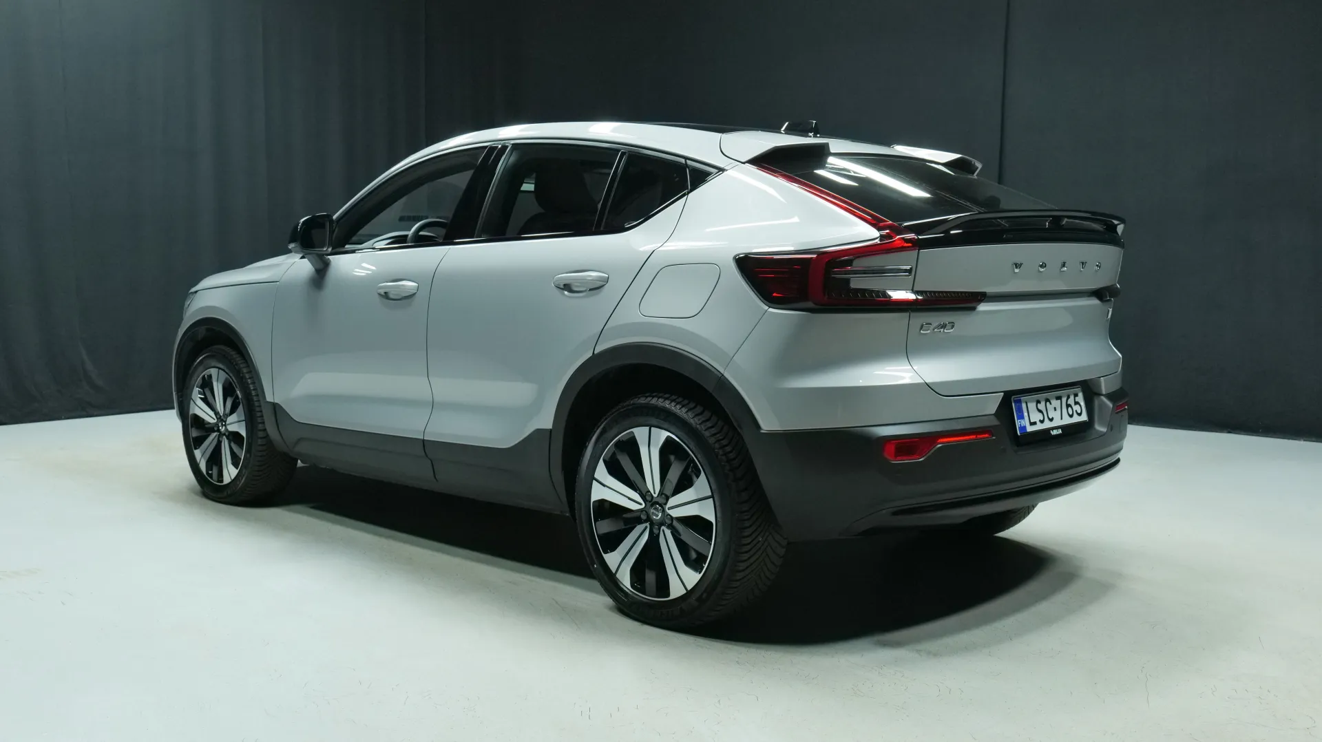 Autokuva 2 - LSC-765