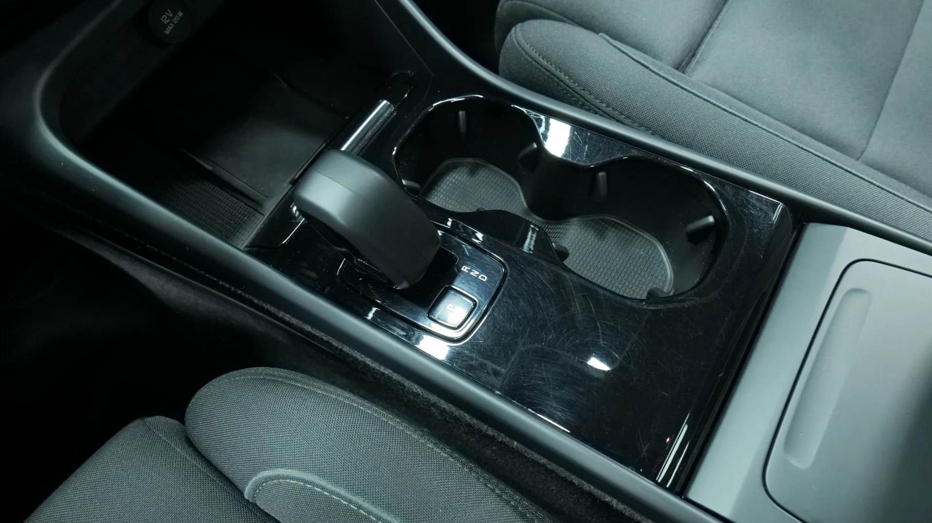 Autokuva 9 - LSE-701