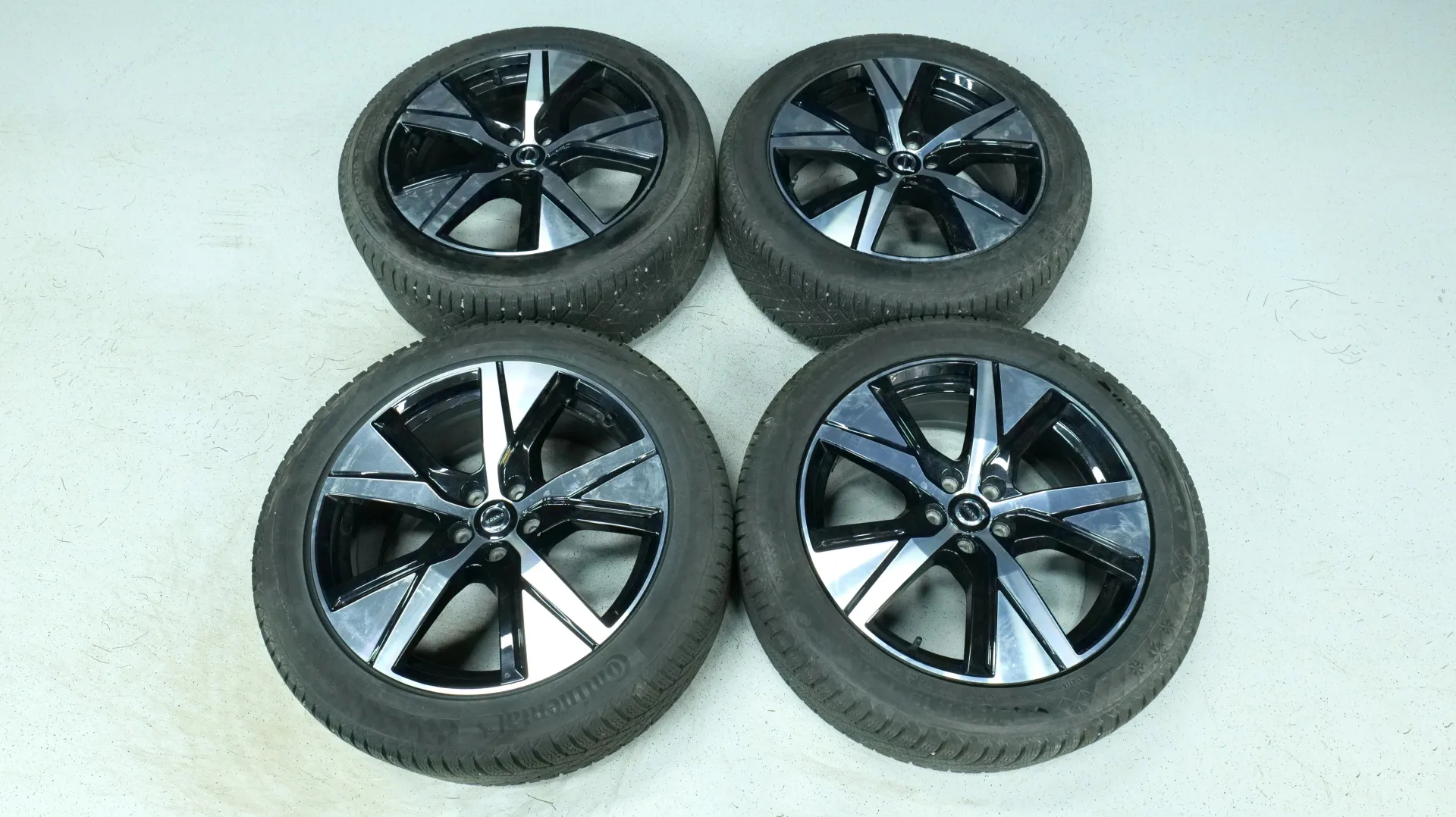 Autokuva 19 - LSE-701