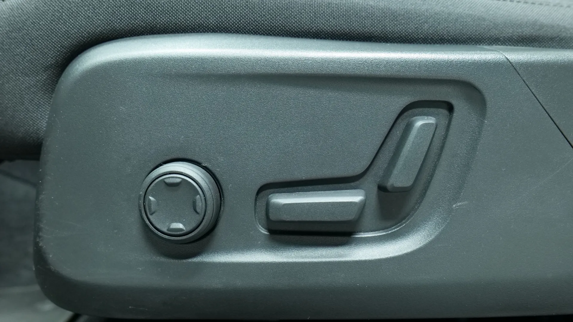 Autokuva 10 - LSE-701