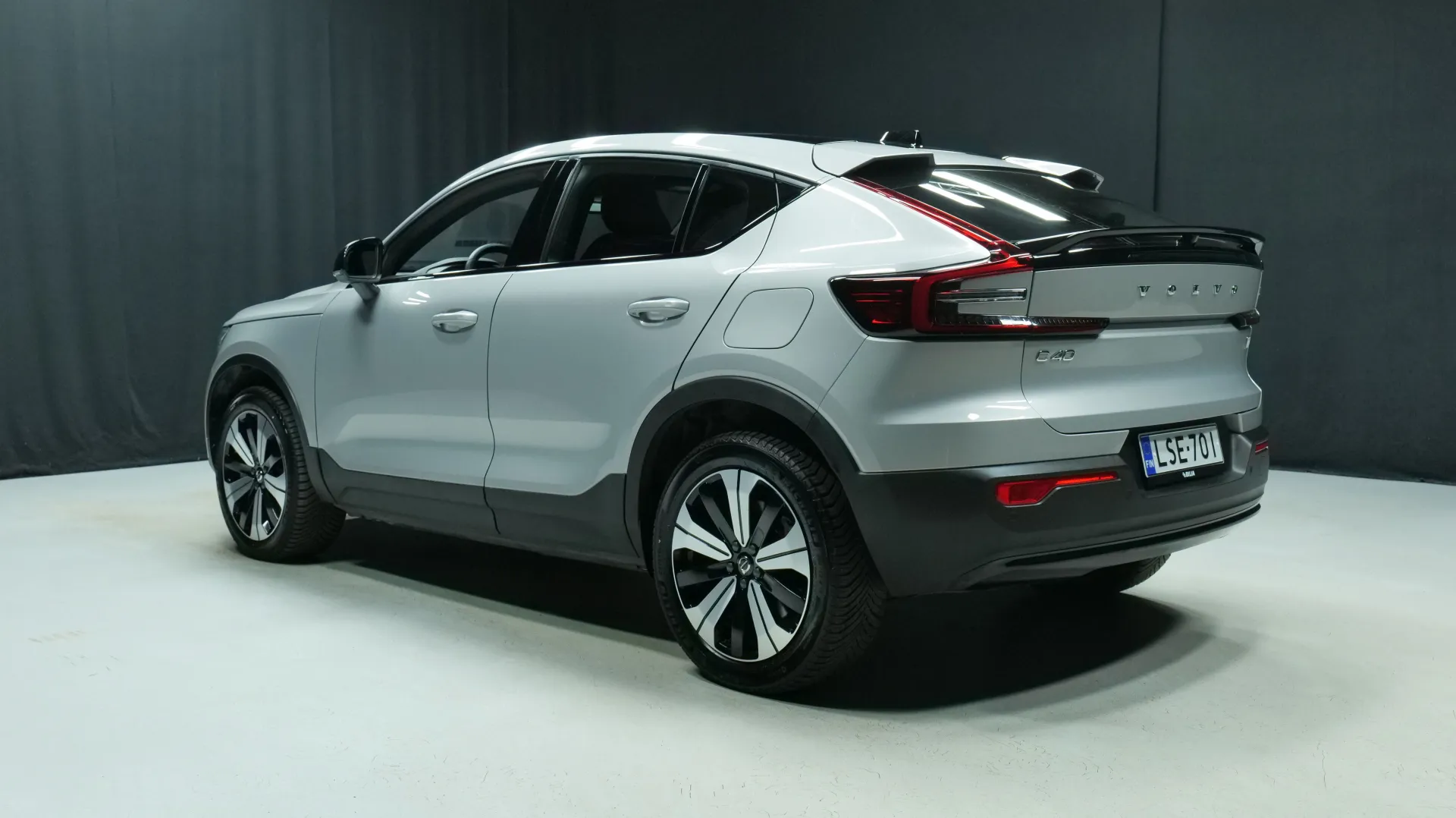 Autokuva 2 - LSE-701