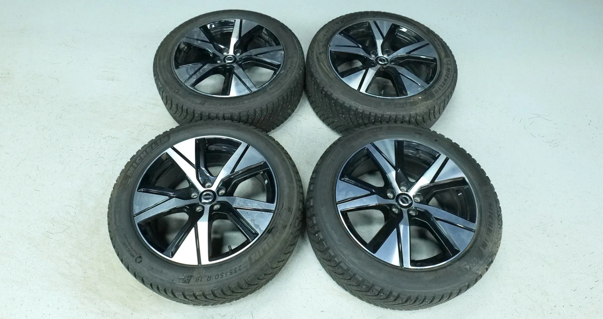 Autokuva 19 - LSH-690