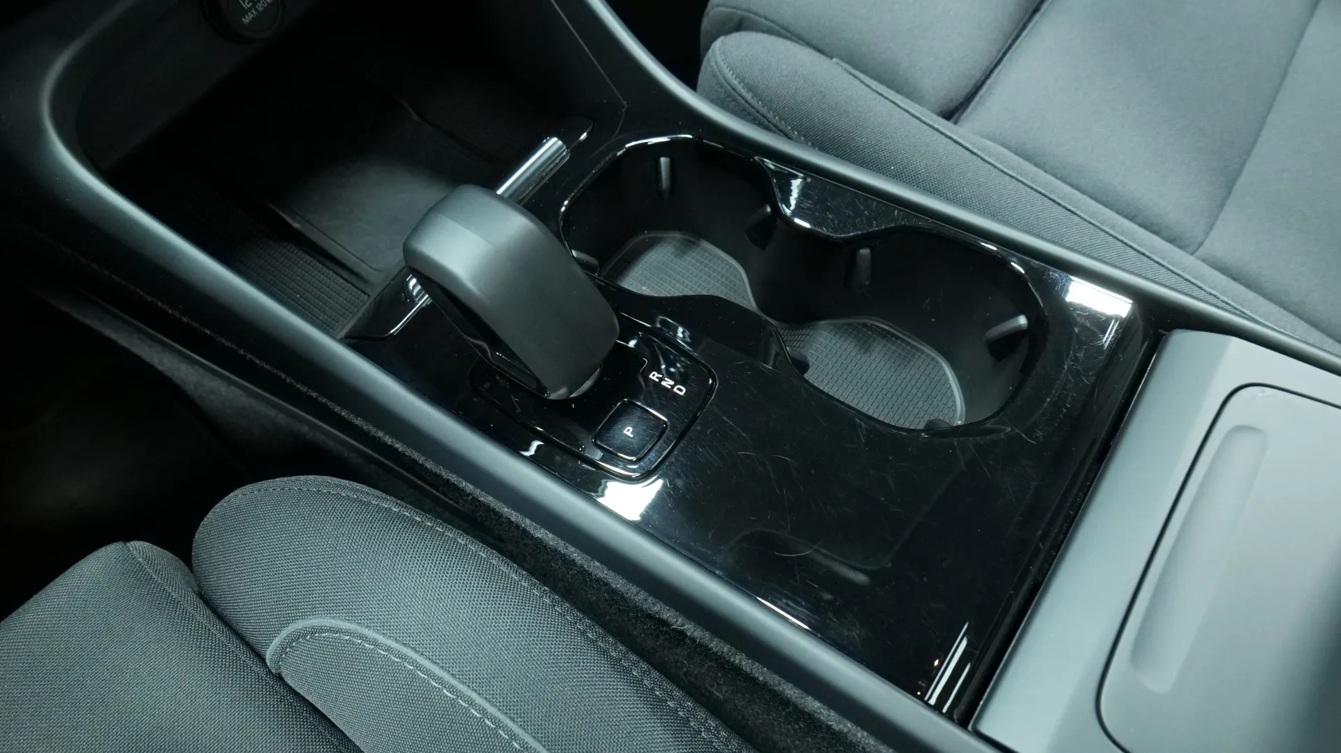 Autokuva 9 - LSH-690