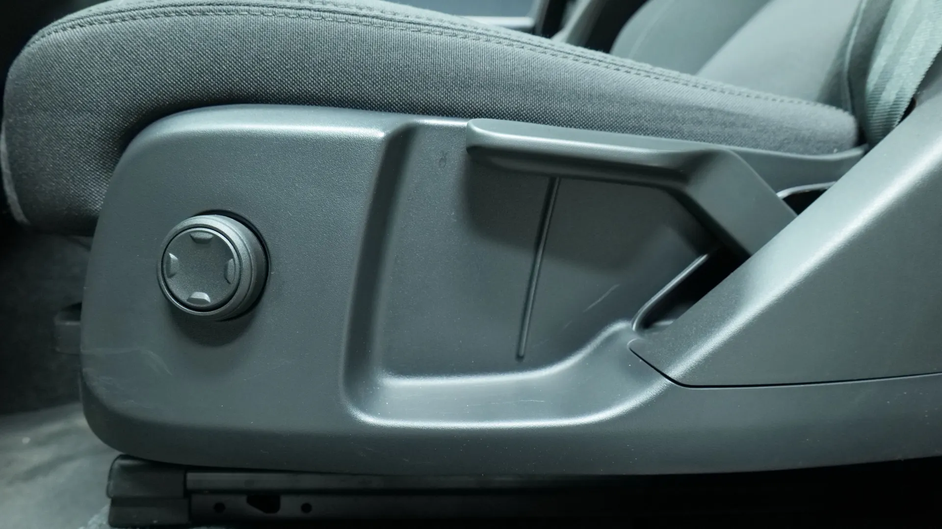 Autokuva 10 - LSH-690