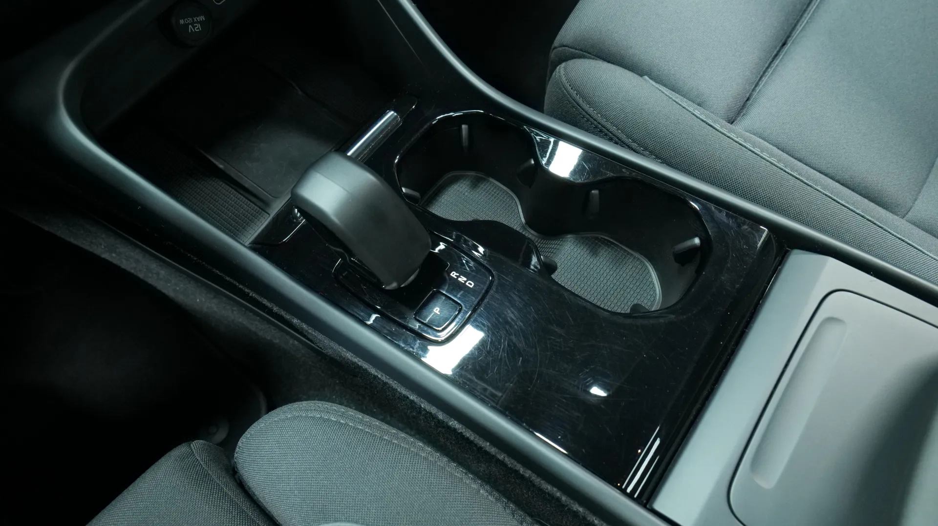 Autokuva 9 - LSK-586