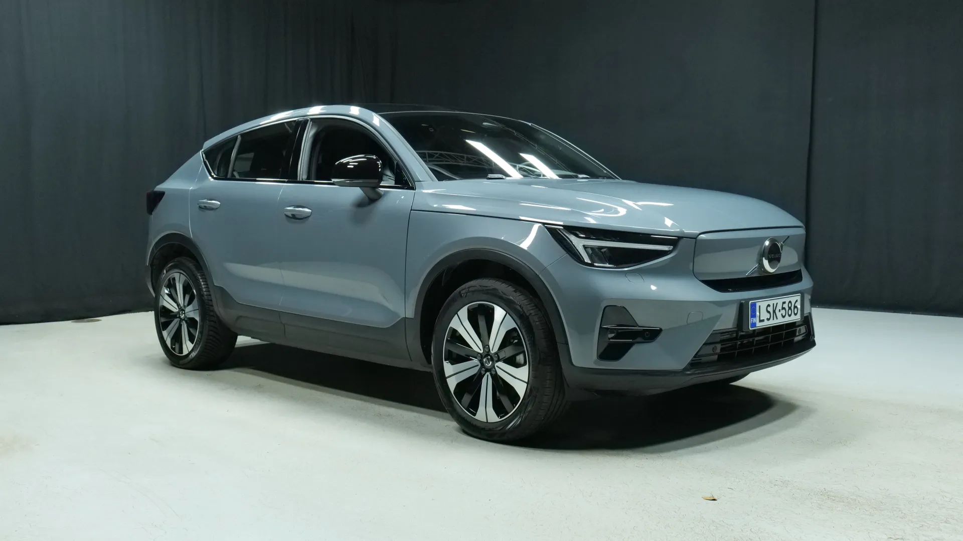 Autokuva 5 - LSK-586