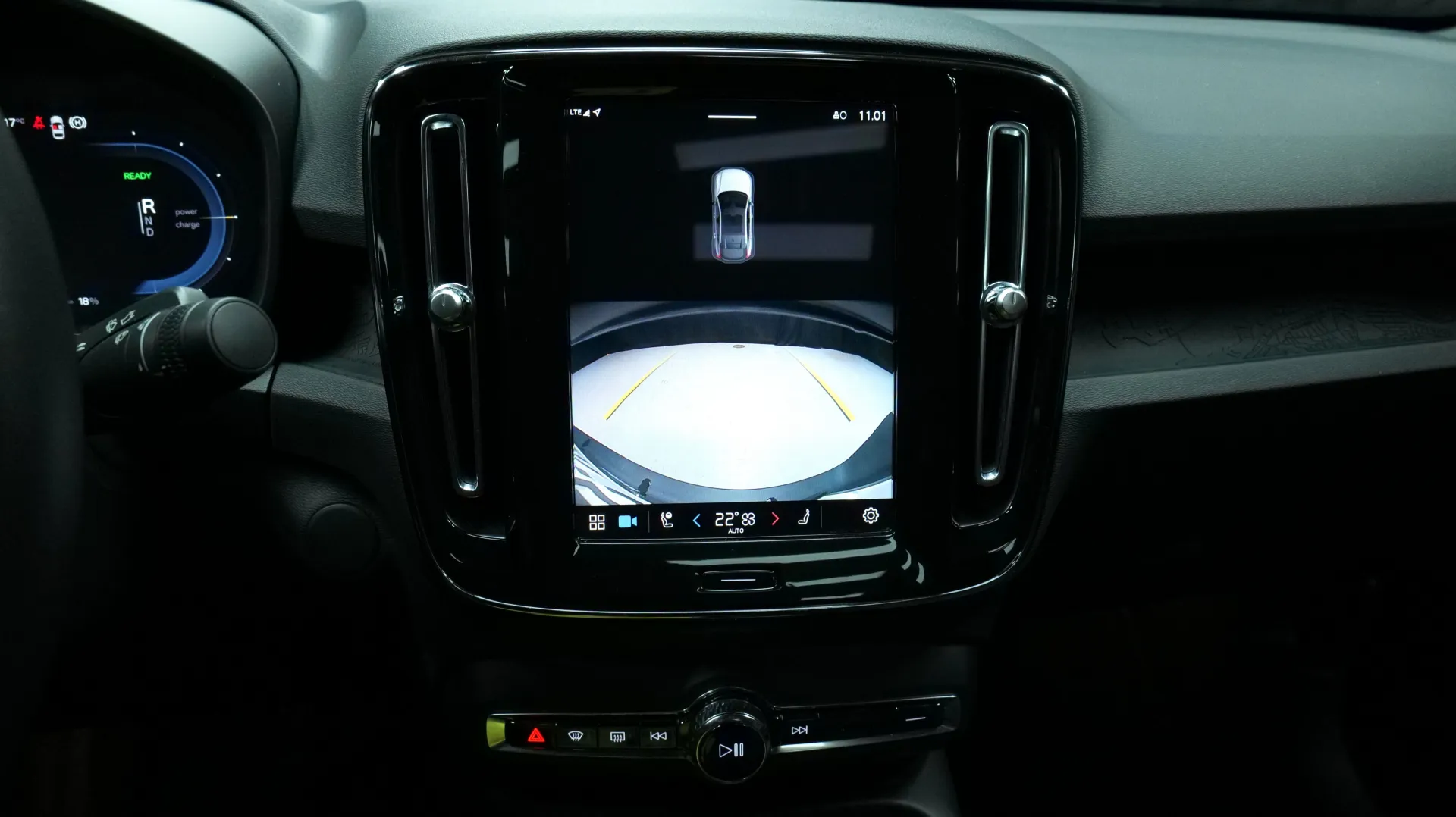 Autokuva 7 - LSK-586