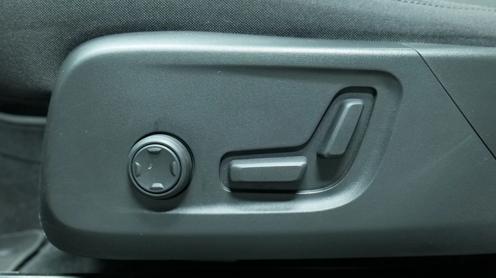 Autokuva 10 - LSK-586