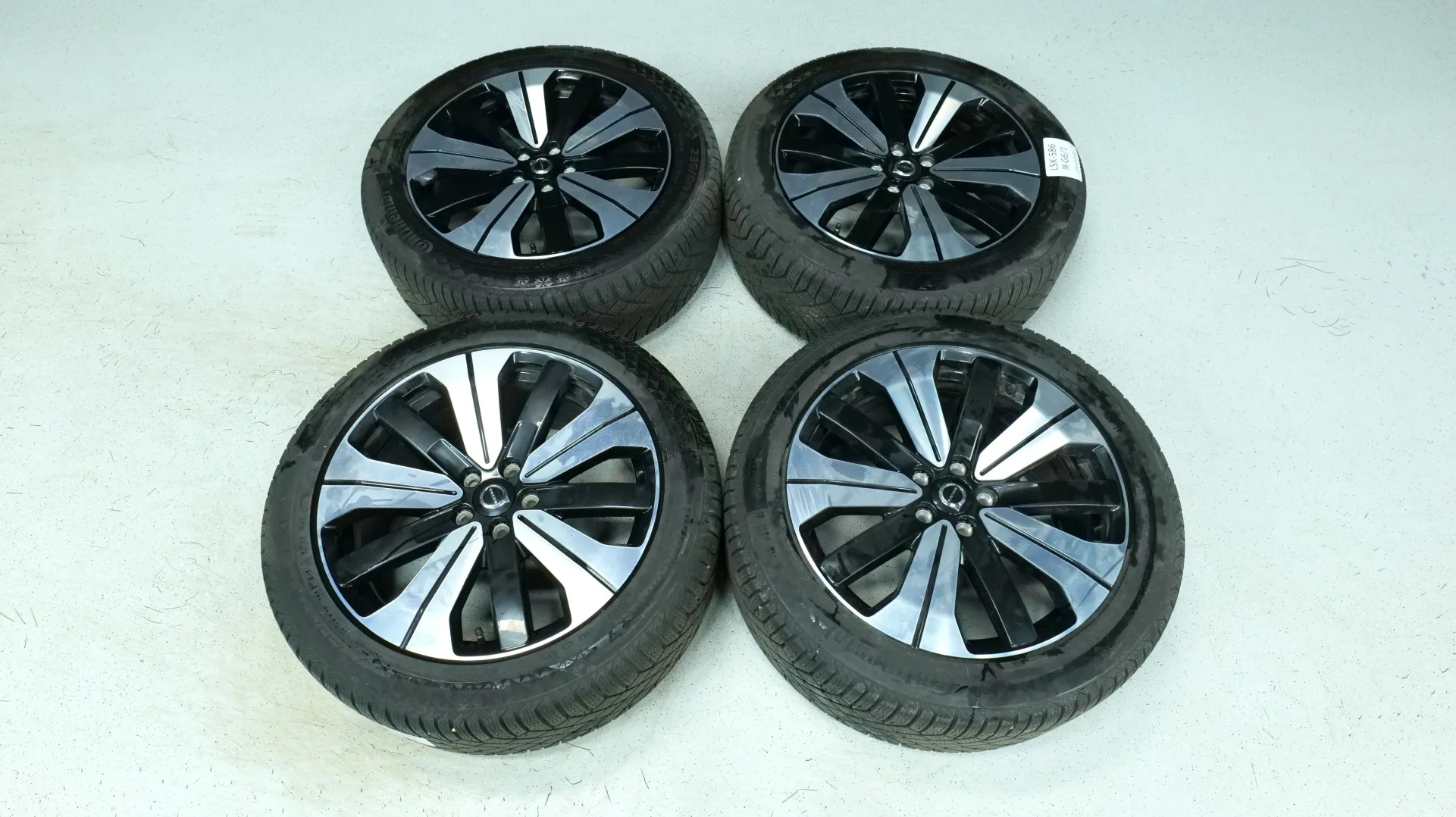 Autokuva 19 - LSK-586