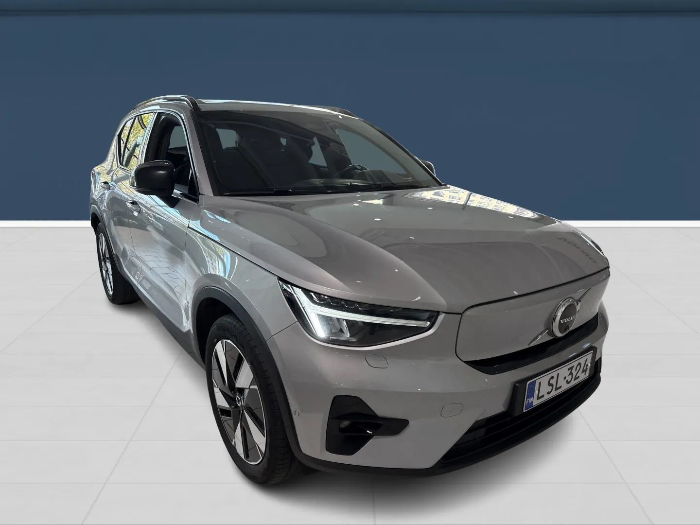 Autokuva 4 - LSL-324