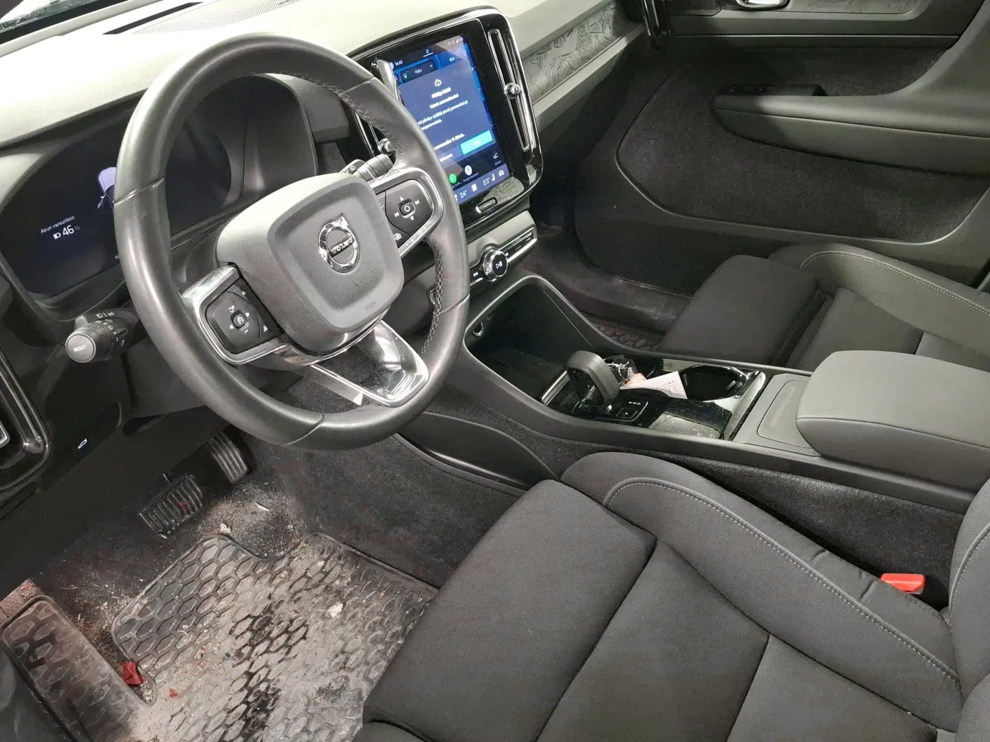 Autokuva 5 - LSL-330