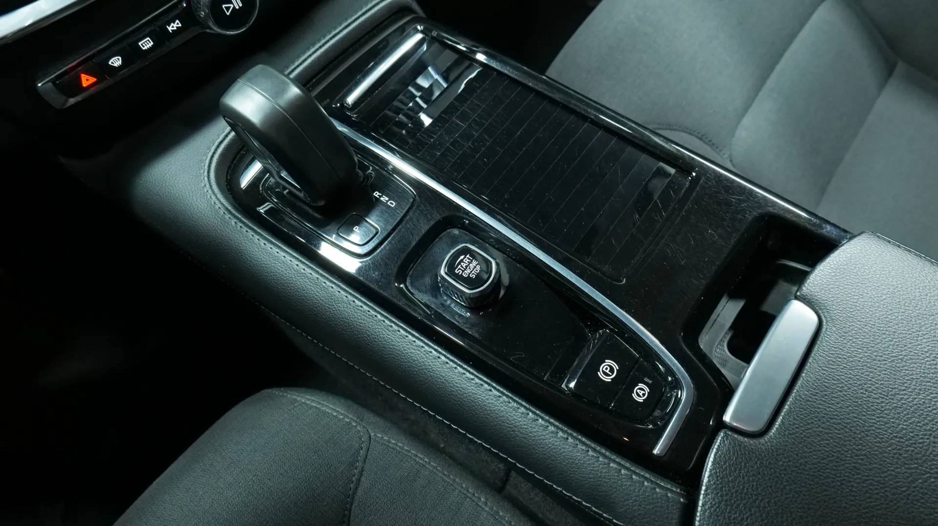 Autokuva 9 - LSM-702