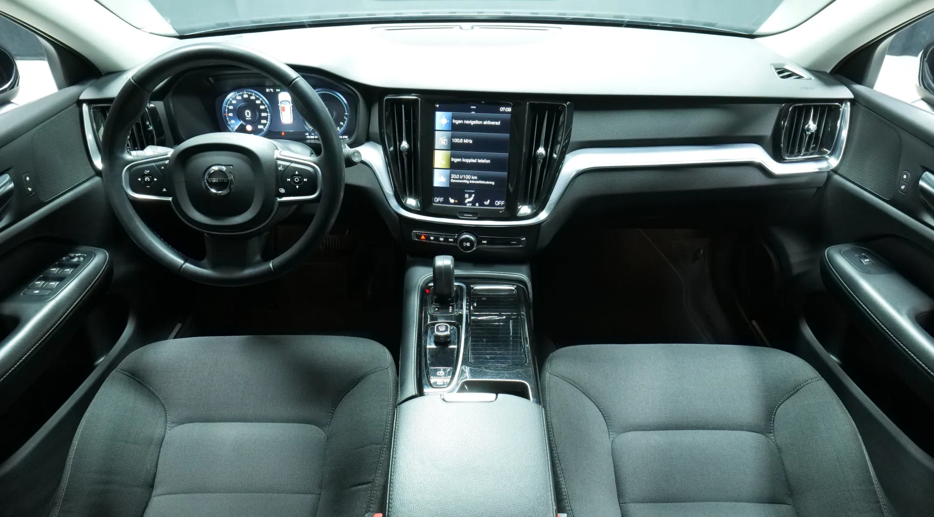 Autokuva 13 - LSM-702