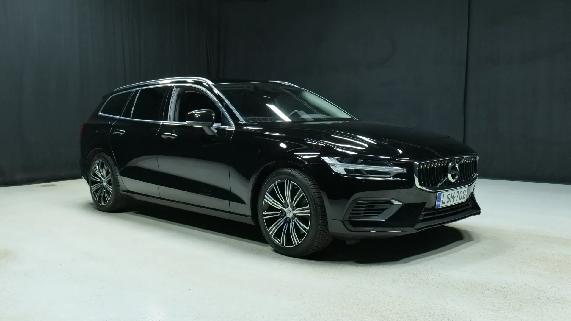 Autokuva 5 - LSM-702