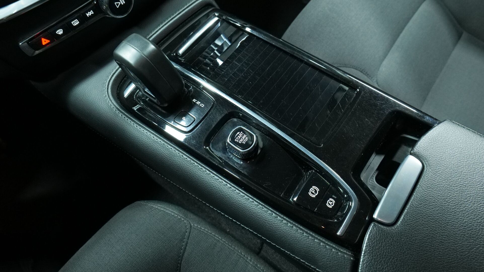 Autokuva 9 - LSM-702