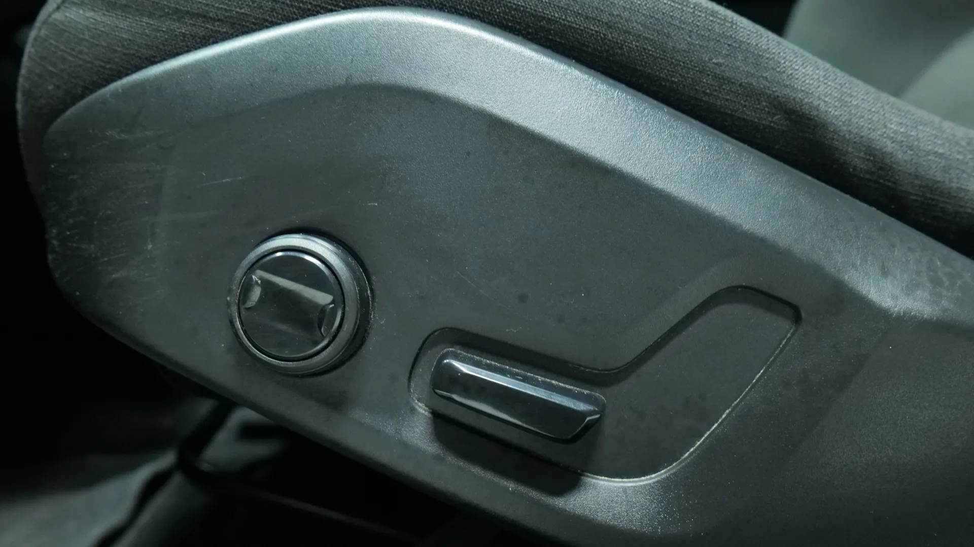 Autokuva 10 - LSM-702