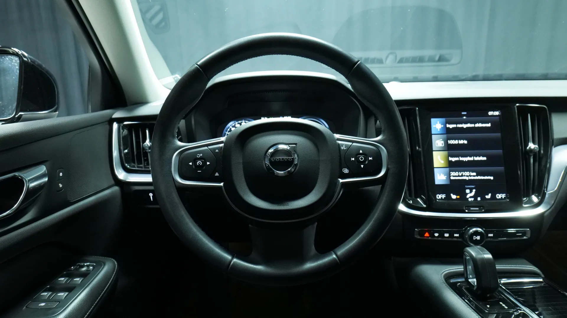 Autokuva 14 - LSM-702