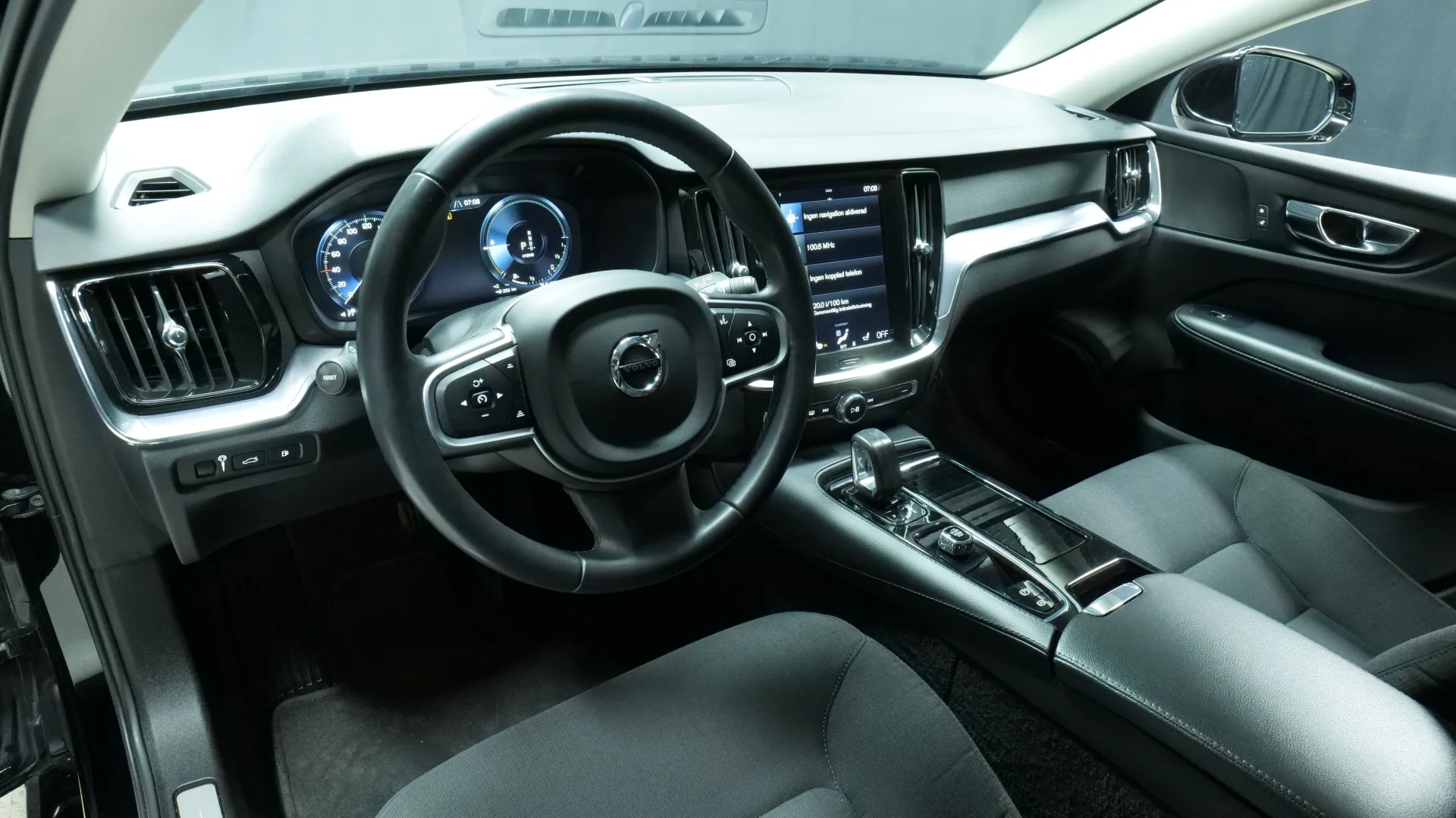 Autokuva 11 - LSM-702